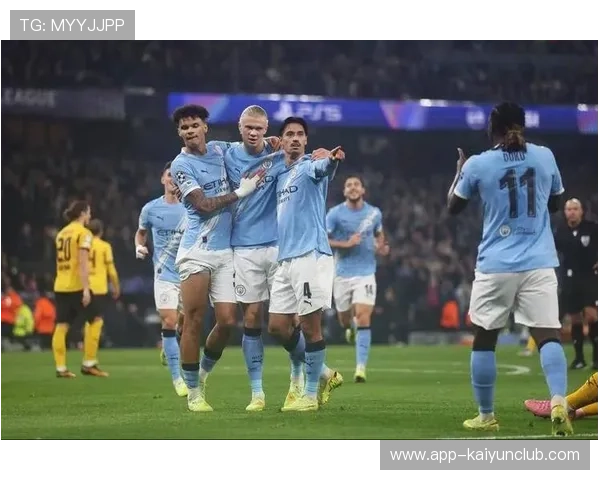 英超曼城短传组合如同流水，门前机会接踵而至